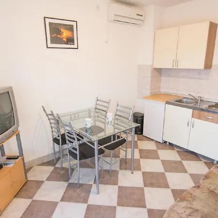 In Kakma/biograd Riviera 40380 Apartman